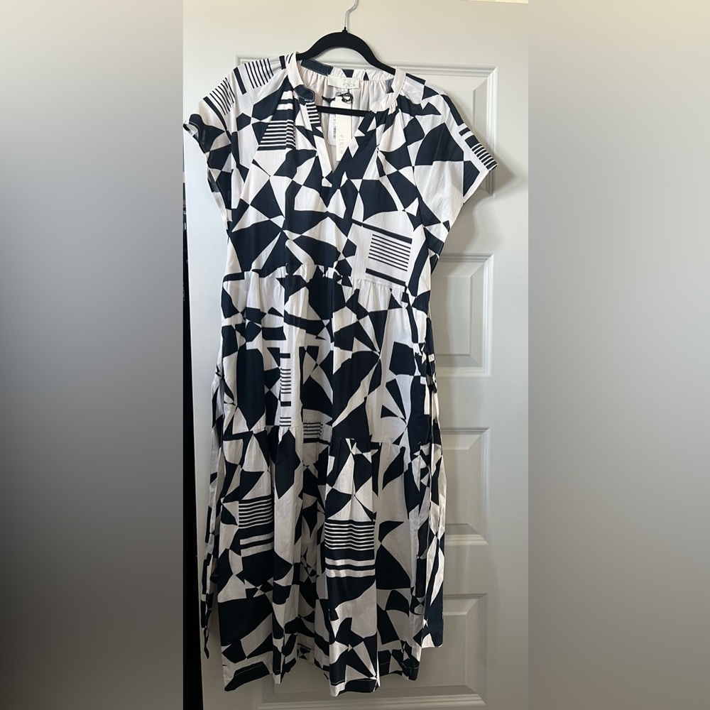 Women’s NWT Pinch Geometric Black and White Dress